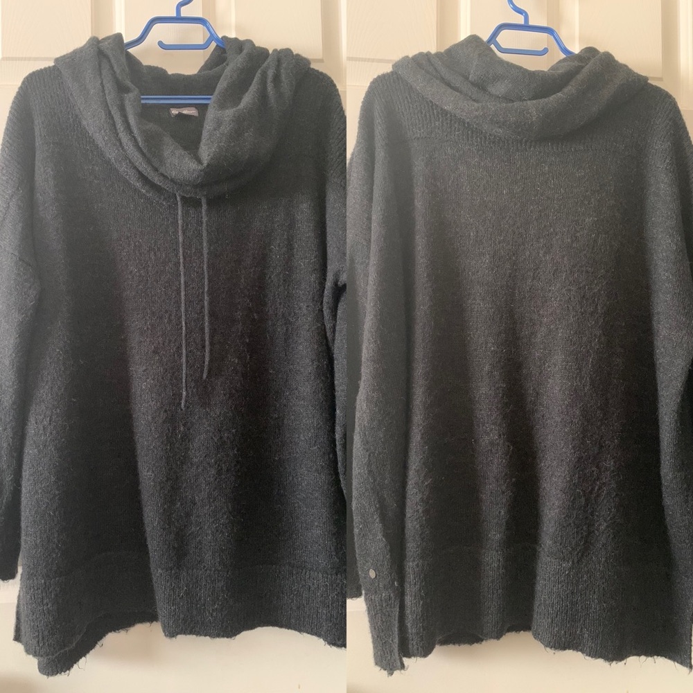 Eddie Bauer cowl hooded sweater, black/dark gray